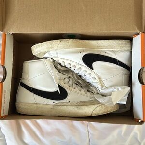 Mid ‘77 Nike blazer shoes
